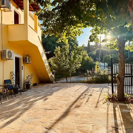 Seaside Garden House 7 *